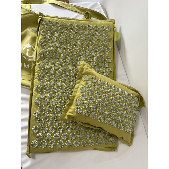 UNMERA Acupressure Mat and Pillow Set Natural Eco Linen & Coconut Fiber Fill - Picture 4 of 5